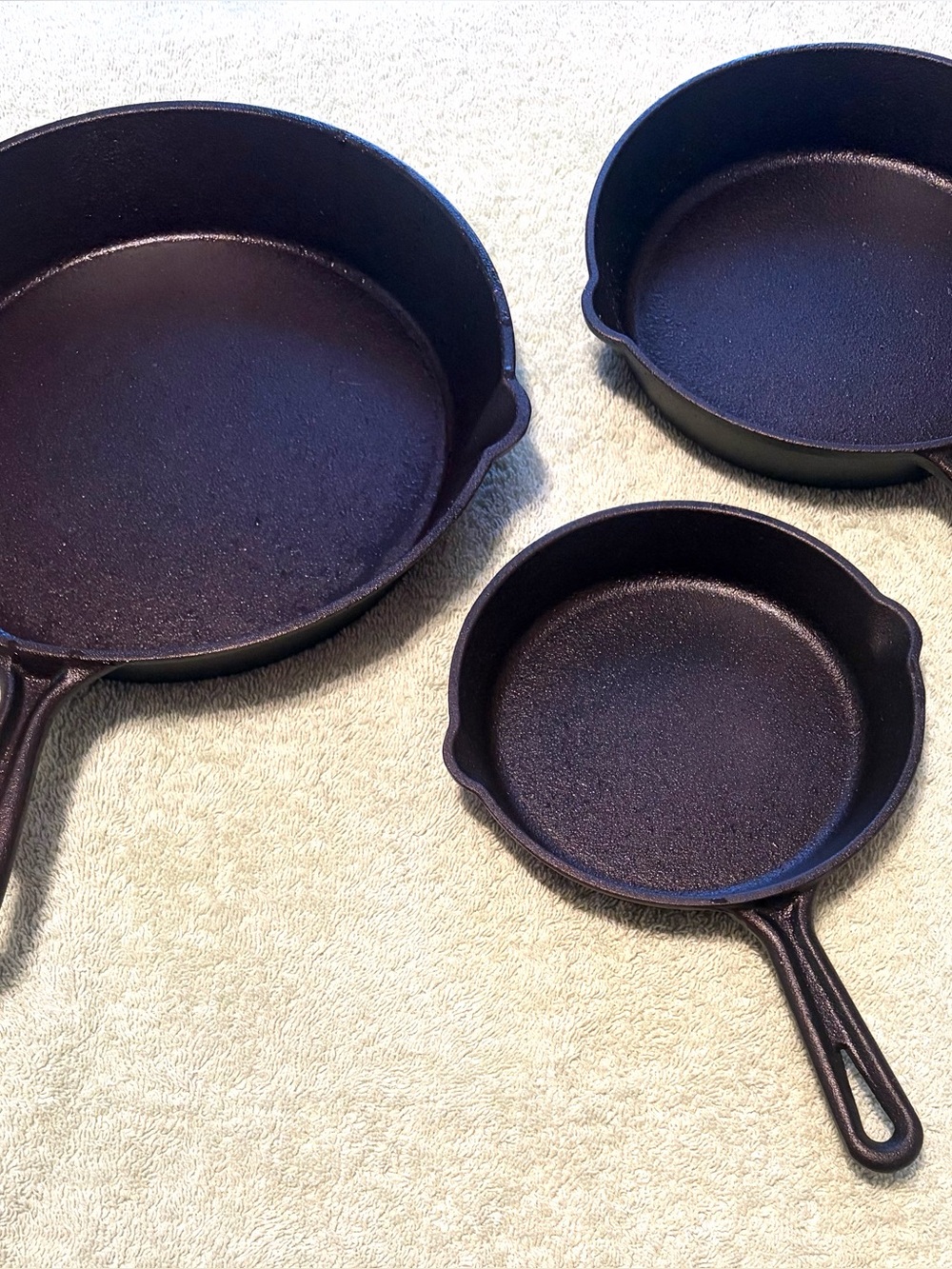 Vintage Cast Iron Skillet Set of 3 – Cleaned & Seasoned – Heavy Cookware